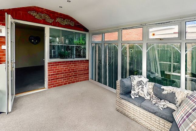 28, Saxon Way, Lincoln photo 2