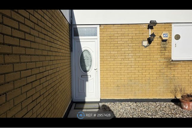 Flat, Barnet Road, Potters Bar photo 2