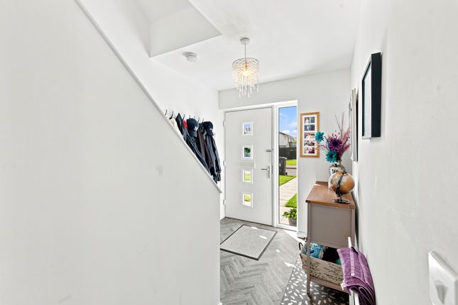4, Greenfield Crescent, Dundee photo 2