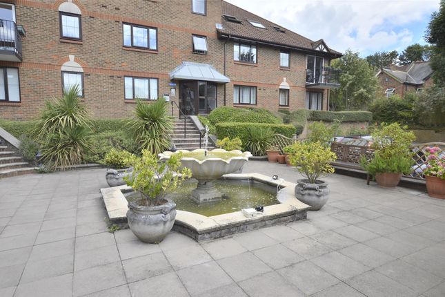 2 Bed Flat To Rent In French Apartments Purley Surrey Cr8 Zoopla