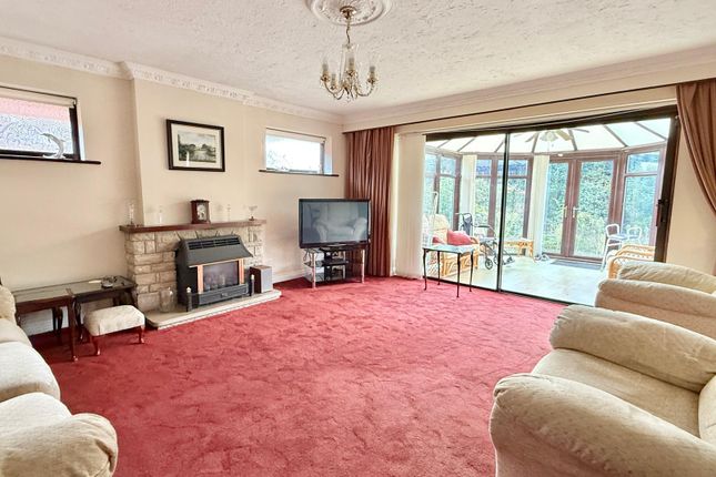 5 The Forestside, Verwood photo 3