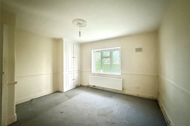 12, Conway Grove, London photo 3