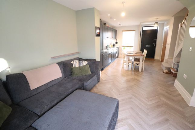 10, Lavender Way, Northamptonshire photo 2