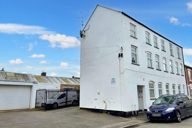Thumbnail Flat to rent in Prince Street, Earls Barton, Northampton