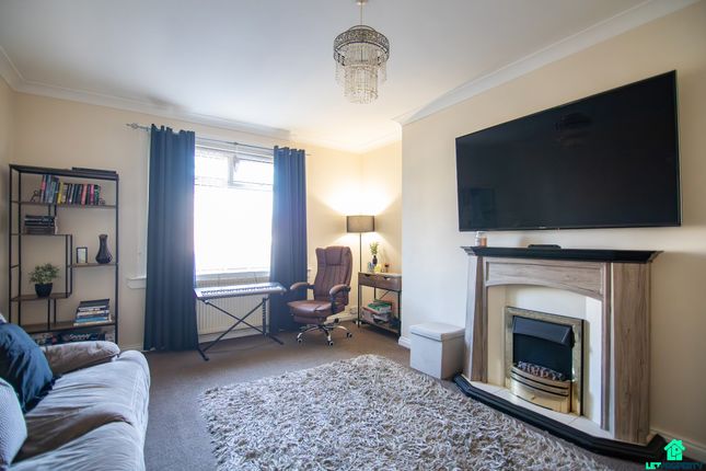 Flat for sale in Main Street, Shotts