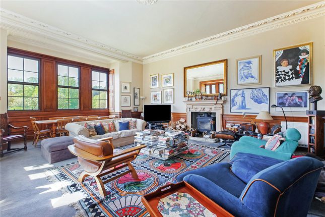 Flat 2, The Winchcombe Suite,, Sherborne House, Gloucestershire photo 3