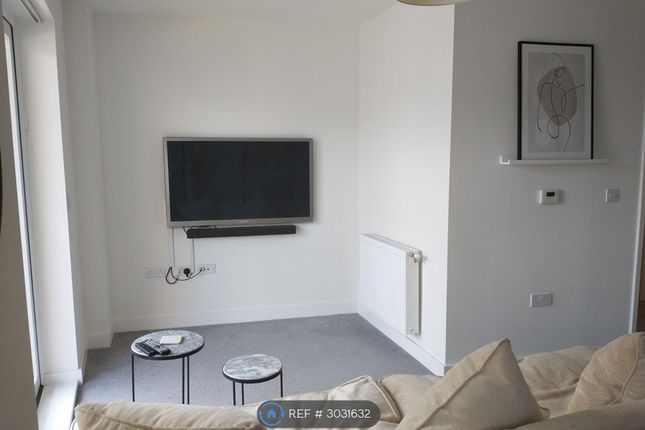 Flat, Cowan House Greenwich High Road, London photo 4