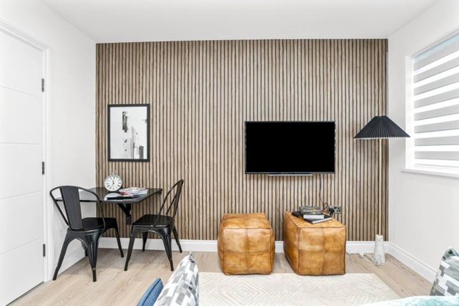 Flat 3, 14 Clammas Way, Uxbridge, UB8 3AN, London photo 3