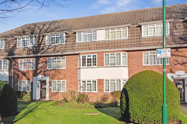 Flat for sale in Thicket Road, Sutton