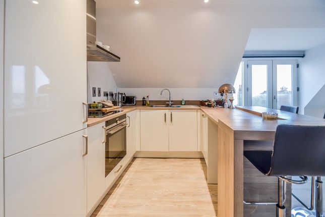 Flat 11 The Victoria, Bell Sands, Leigh-On-Sea photo 2