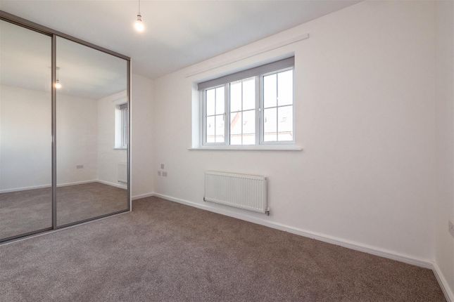 20, Lodge Grove, Nottingham photo 4