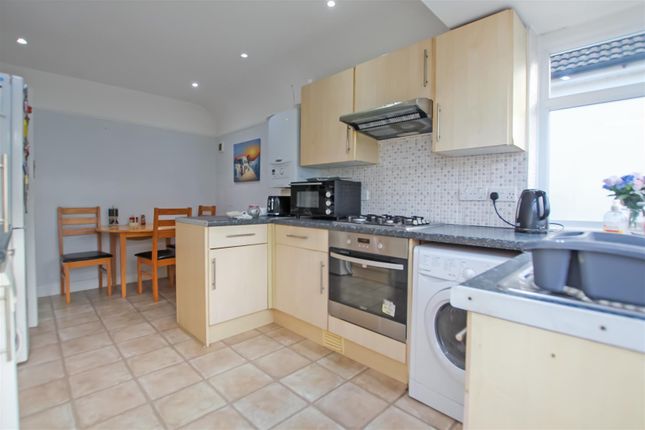 90, Harrow Way, Watford photo 4