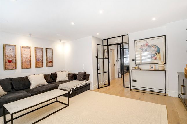 Flat for sale in Chesilton Road, London