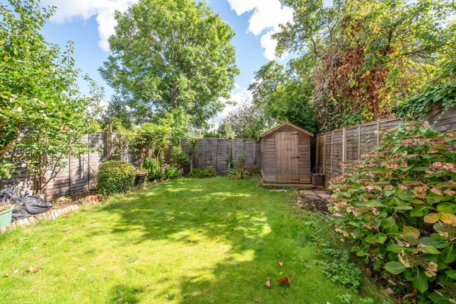 Thumbnail Maisonette for sale in Southey Road, Wimbledon, London