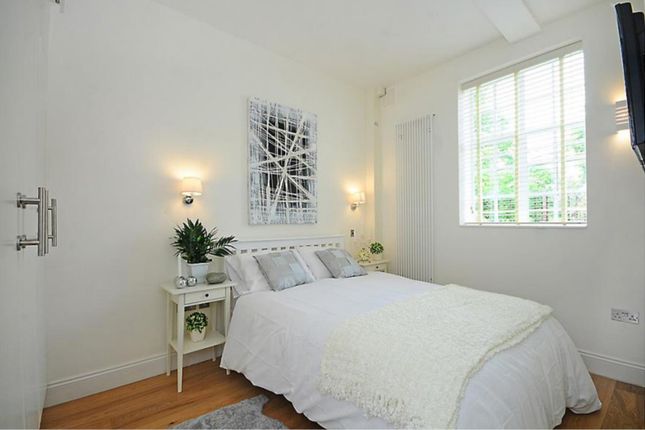 Flat for sale in Porchester Gardens, London