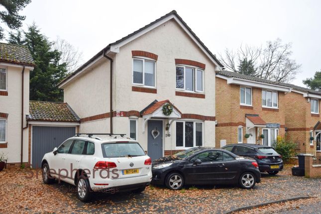 Thumbnail Detached house for sale in Friends Avenue, Cheshunt, Waltham Cross