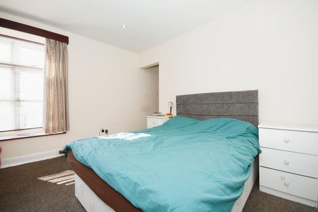 Flat 3 - Bedroom 02.Jpg