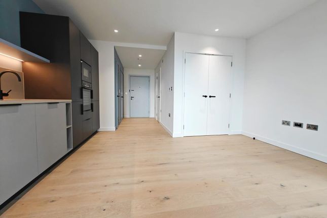 Flat 601, 57, Chandlers Avenue, London photo 2