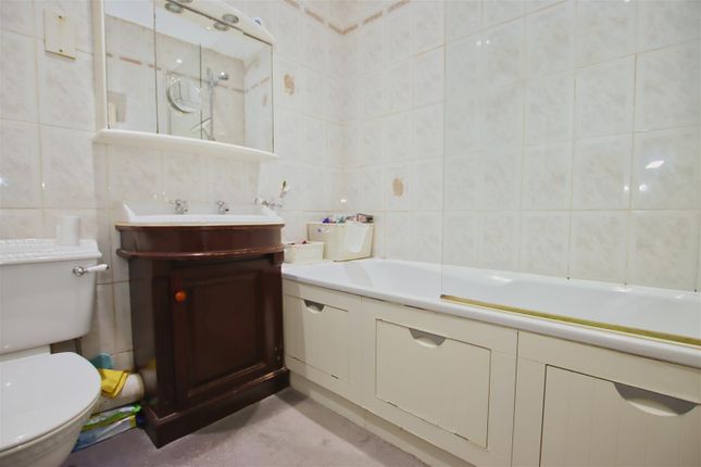 End terrace house for sale in Essex Road, Borehamwood