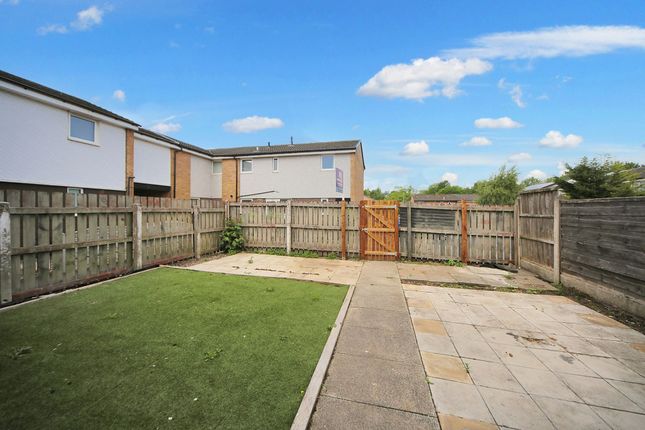 44 Fisher Close, Wigan photo 4