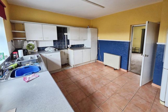 25, Greenhead, Crook photo 3