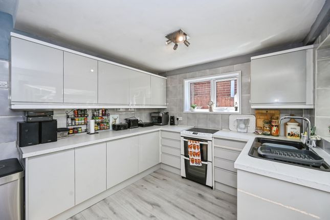 40, Arlington Drive, Lancashire photo 3