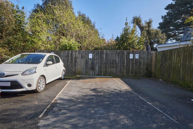 3, Lister Close, Exeter photo 2