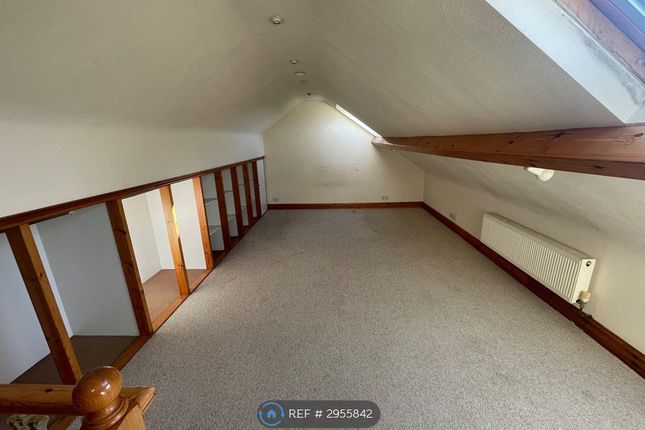 Flat, High St, Cinderford photo 5