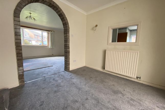 3, Castle Gardens, Caldicot photo 4