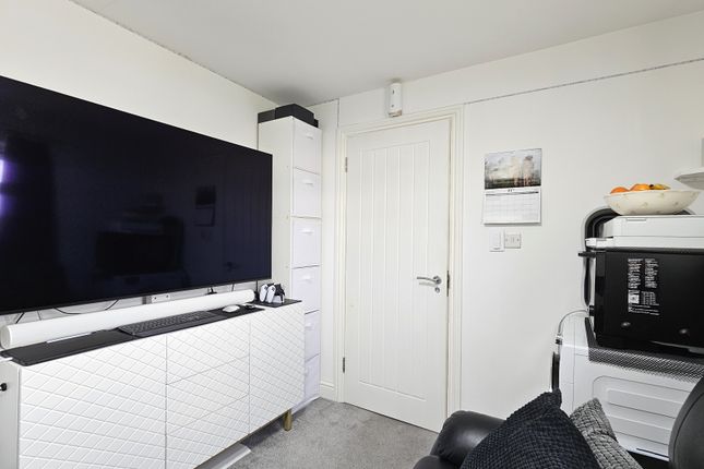 24B, Second avenue , Queenborough  photo 3