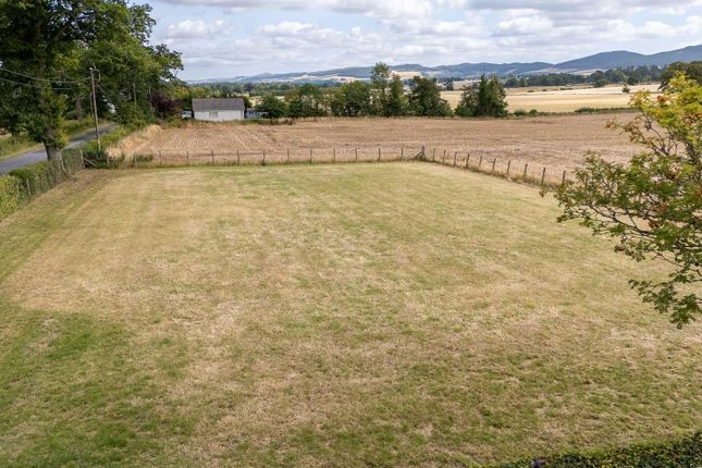 Strelitz Farmhouse, Blairgowrie photo 2