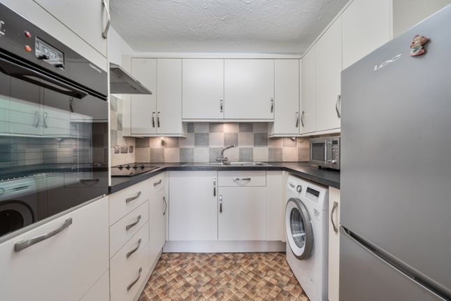 40 Radbourne Court, Draycott Avenue, Kenton photo 3