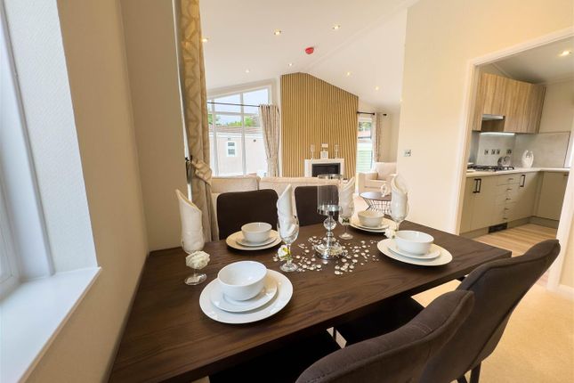 11 Dee Road, Willows Riverside Park, Windsor photo 4