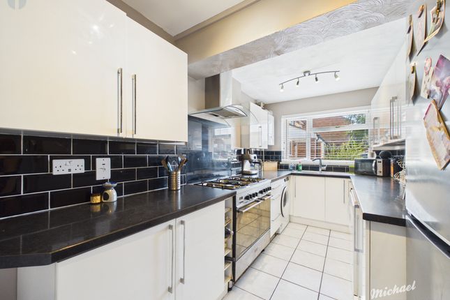 17 Tamar Close, Aylesbury photo 4