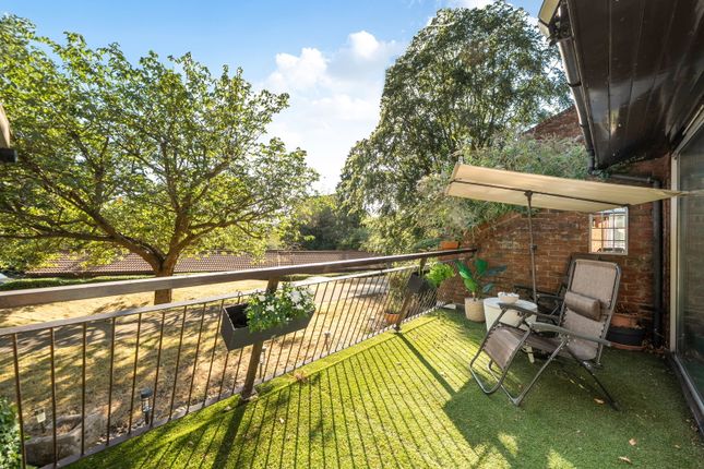 Succombs Place,36, Southview Road, Warlingham photo 2
