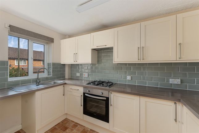 17, Frensham Close, Banbury photo 3
