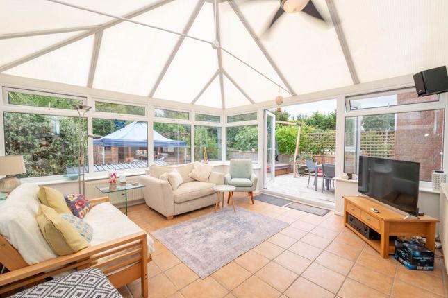 26, Richmond Gardens, Canterbury photo 4