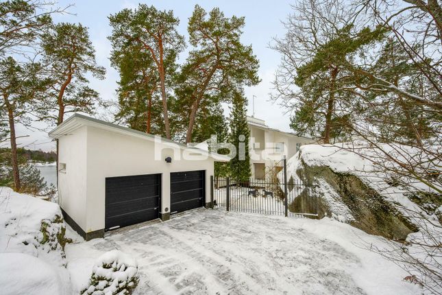 Detached house for sale in Kallioniementie 11, Helsinki, FI