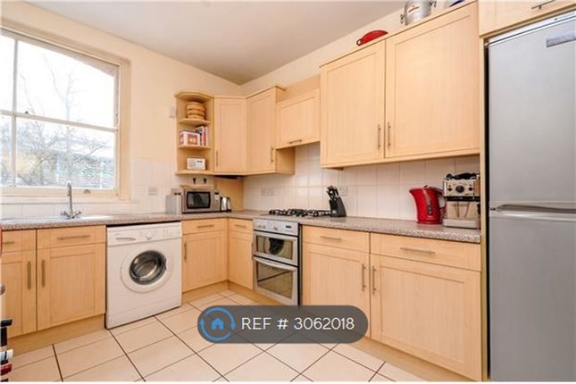 Flat  The Chateau  North Street, Carshalton photo 3