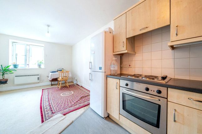 1-bed flat on MTVH OR - Flat 22 Century House, 102, Westminster Bridge Road, London, £340,000
