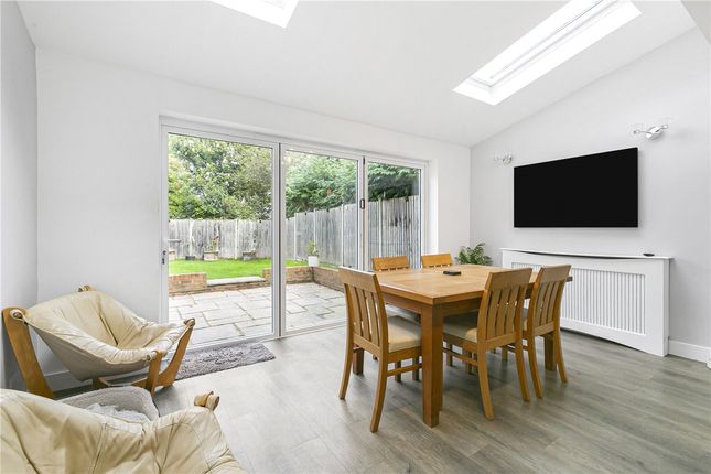 36, Windmill Avenue, St Albans photo 4