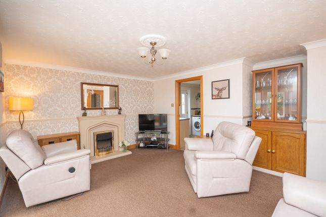 20, Woodburn Way, Cumbernauld photo 3