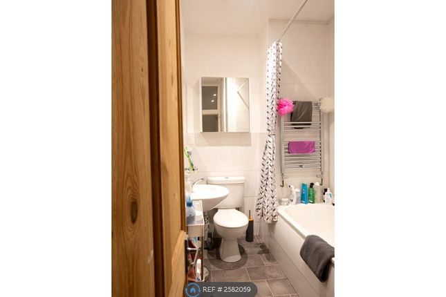 Bath/Shower/Wc