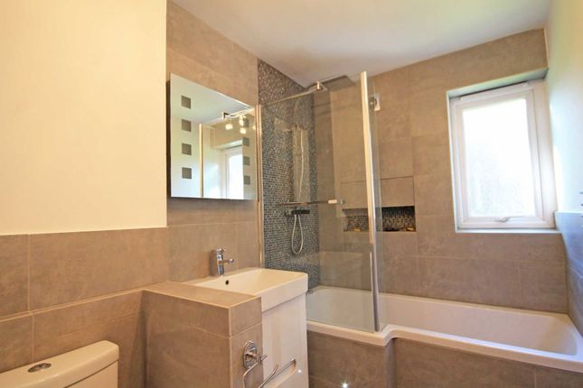 Flat 2, Valley Mews, Cross Deep, Twickenham photo 4