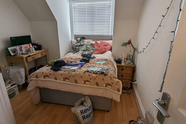 Thumbnail Room to rent in Lacewood Gardens, Reading