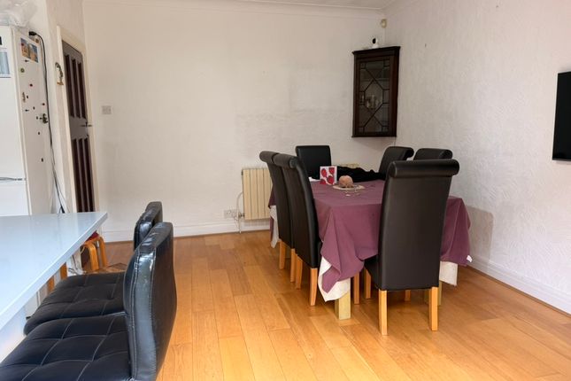 16, West View, London photo 5