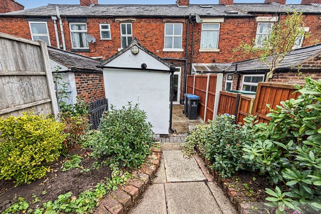 22 Grosvenor Street, Leek photo 2
