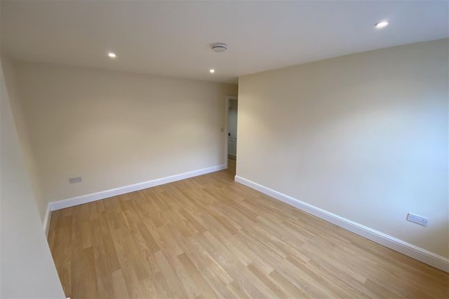 Flat 6, Ascot, 26-30 Tontine Street, Folkestone photo 2