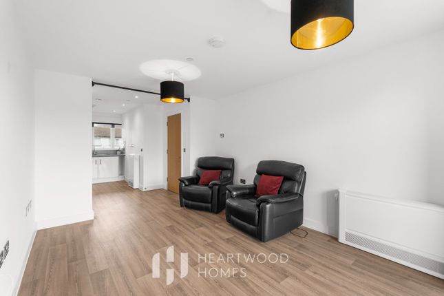 Flat 22, Eywood House, 30a Holyrood Crescent, St. Albans photo 4