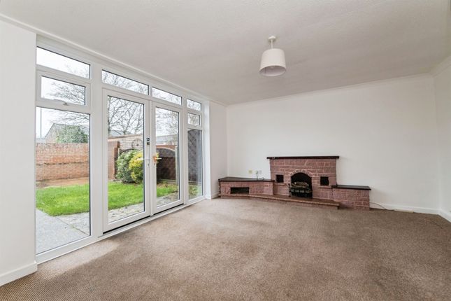 11, Mortimer Court, Exeter photo 2